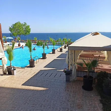 Dolce 1 Infinity Apartment